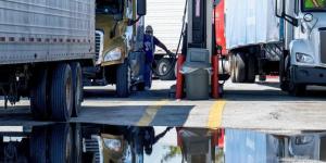 Sliding Diesel Prices Signal Warning for U.S. Economy