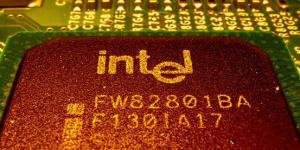 Once Mighty Intel Struggles to Escape 'Mud Hole'